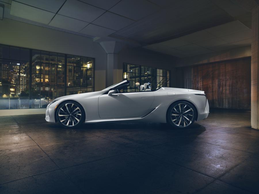  Lexus LC Convertible Concept 2019 года  (фото 8 из 13)